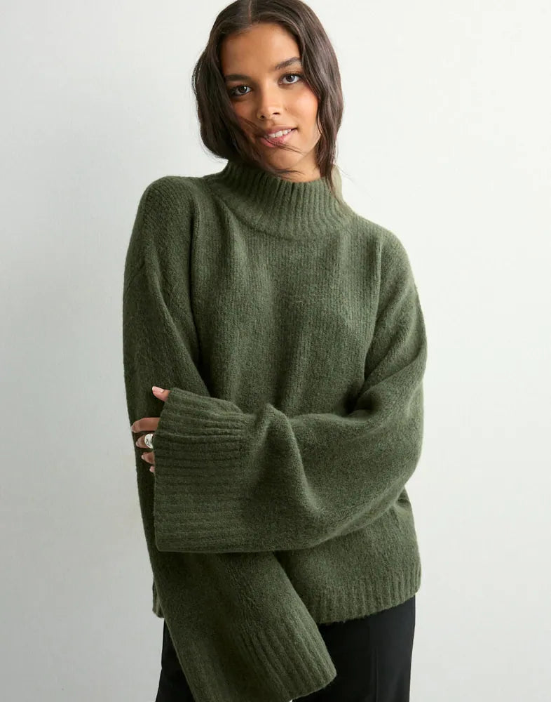 Polo-Strickpullover mit weiten Ärmeln