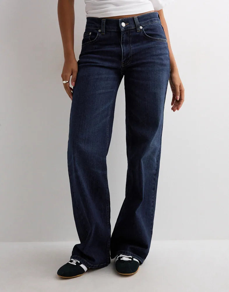 Lockere Jeans mit niedriger Taille
